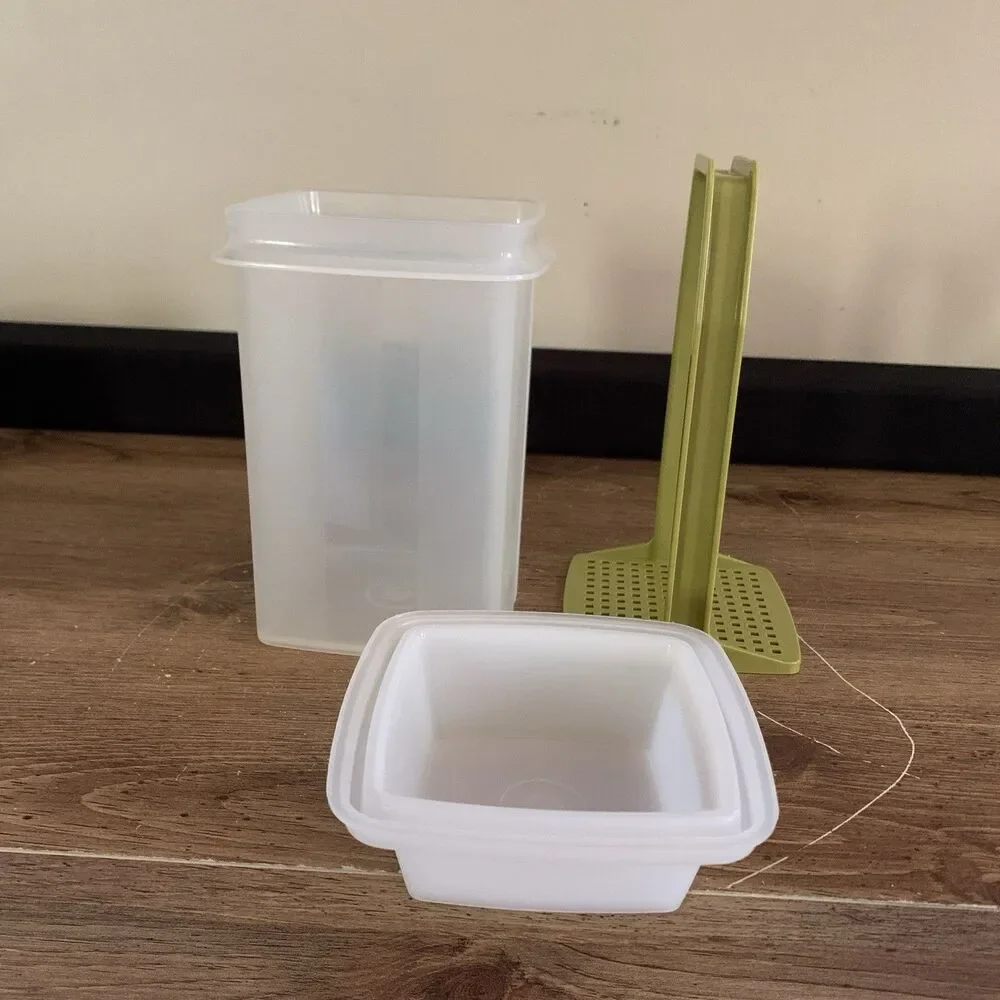 Tupperware this vintage